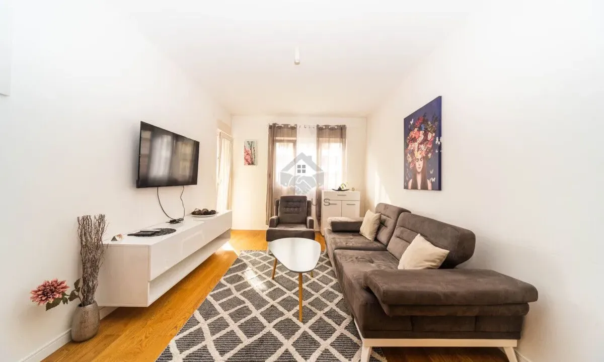 Prodaja, jednosoban stan, 49m², Central Point, Podgorica