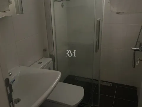 Izdavanje, jednosoban stan, 35m², Risan, Kotor - image 3