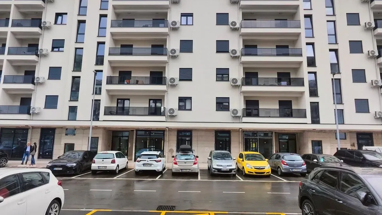 Izdavanje, dvosoban stan, 53m², City Kvart, Podgorica