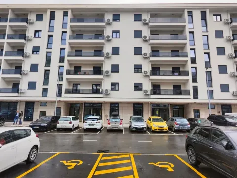Izdavanje, dvosoban stan, 53m², City Kvart, Podgorica