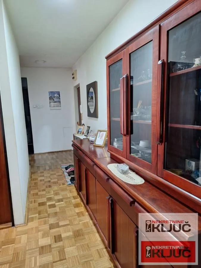 Prodaja, dvosoban stan, 64m², Sajmište, Novi Sad