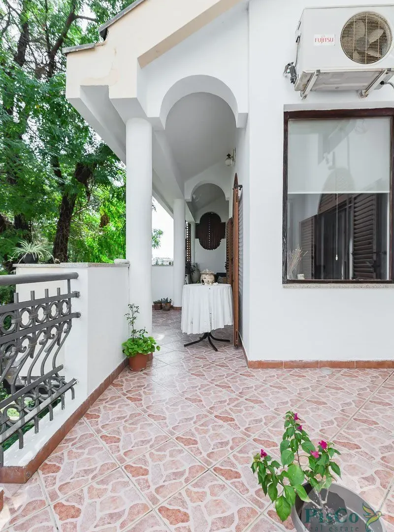 Rent, four bedroom apartment, 300m², Gorica C, Podgorica