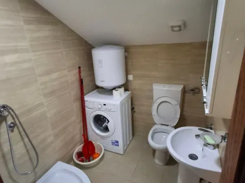 Izdavanje, garsonjera, 25m², Preko Morače, Podgorica - image 8