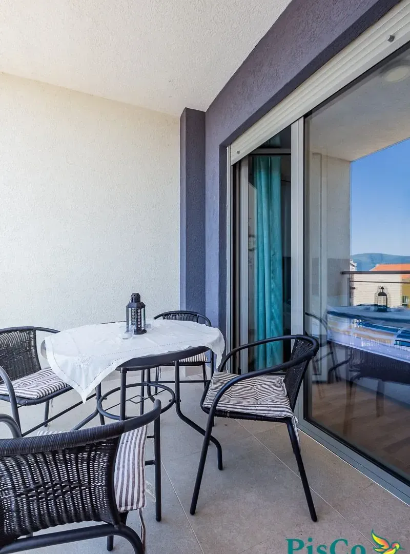 Prodaja, jednosoban stan, 57m², Tivat, Crna Gora