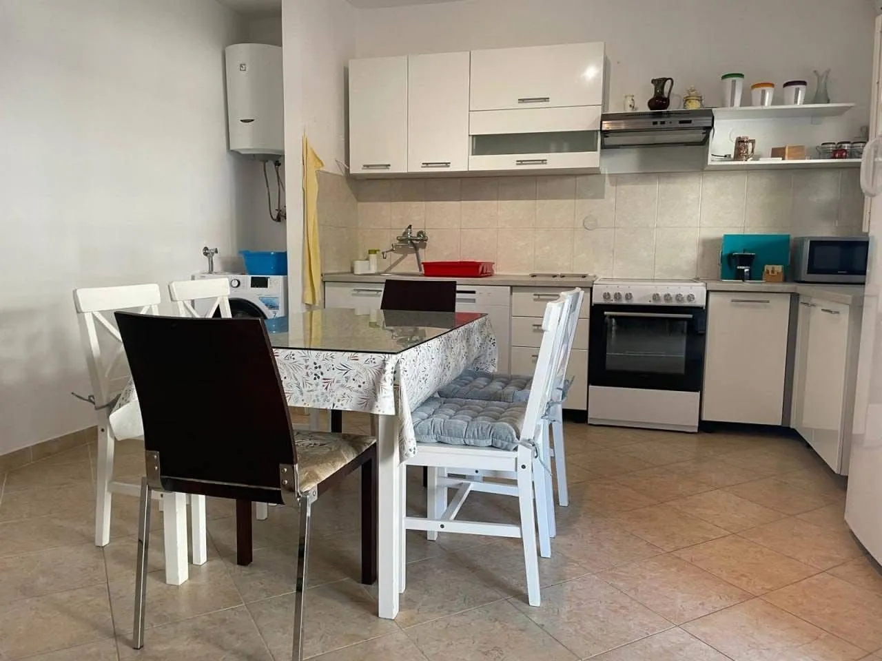 Rent, three bedroom apartment, 87m², Seljanovo, Tivat