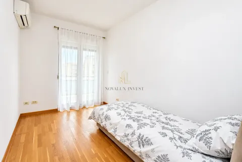Rent, three bedroom apartment, 120m², City Kvart, Podgorica - image 17