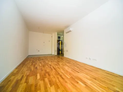 Prodaja, jednosoban stan, 45m², Tološi, Podgorica - image 2