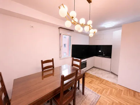 Izdavanje, trosoban stan, 92m², Krivi Most, Podgorica - image 3