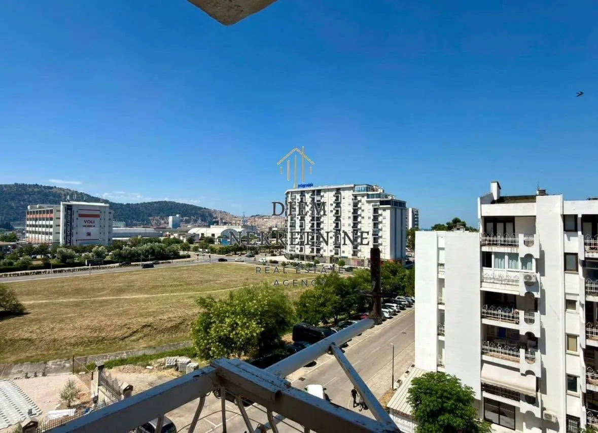 Rent, two bedroom apartment, 62m², Centar, Bar