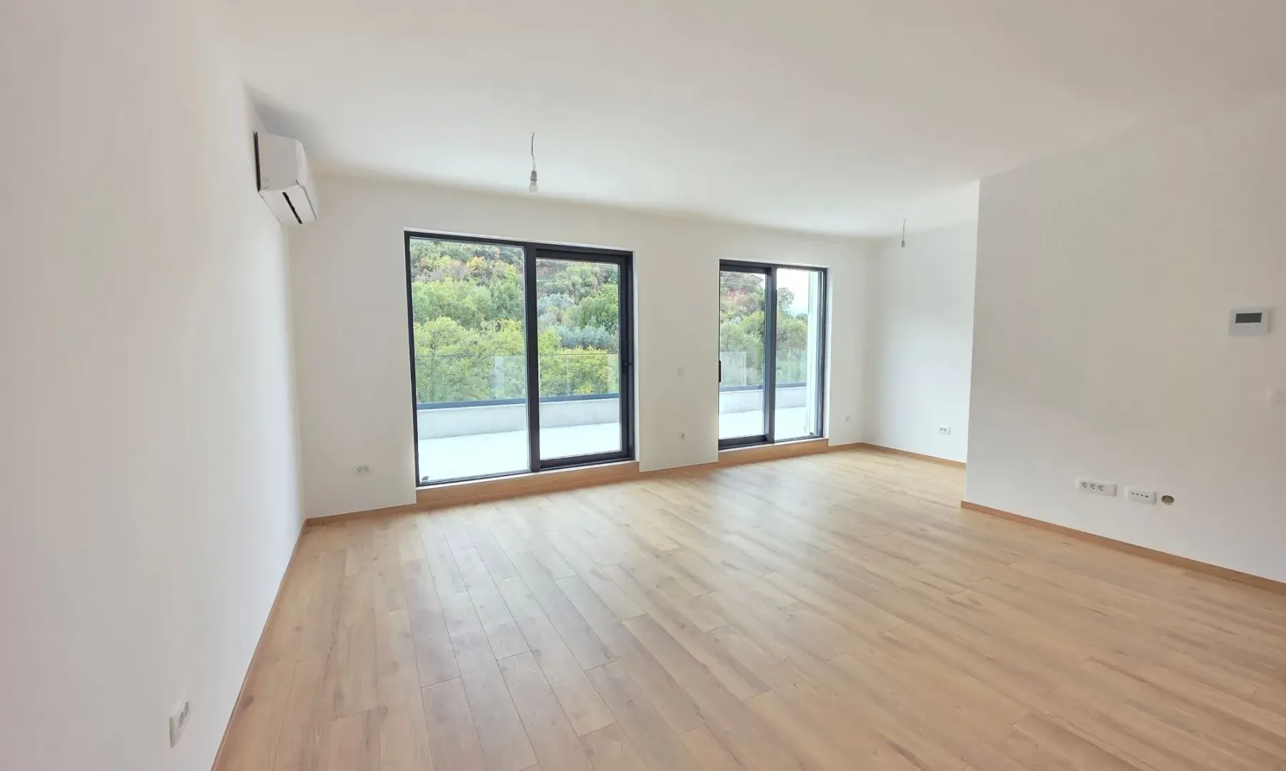 Prodaja, dvosoban stan, 108m², Kamenovo, Budva