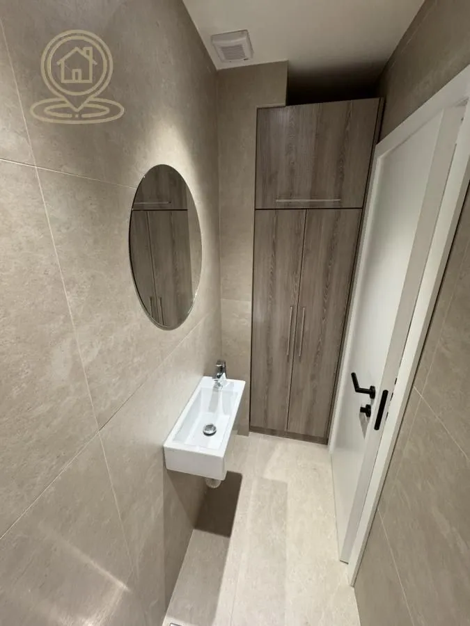 Rent, four bedroom apartment, 90m², Vračar Sve Podlokacije, Beograd