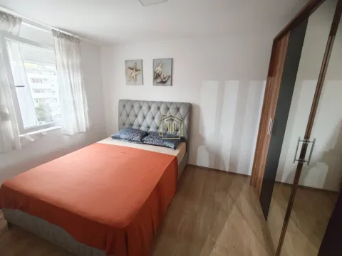 Izdavanje, jednosoban stan, 45m², Centar, Podgorica - image 5