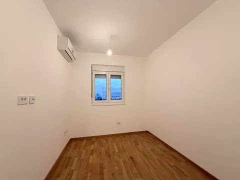 Sale, three bedroom apartment, 104m², Stari Aerodrom, Podgorica - image 4