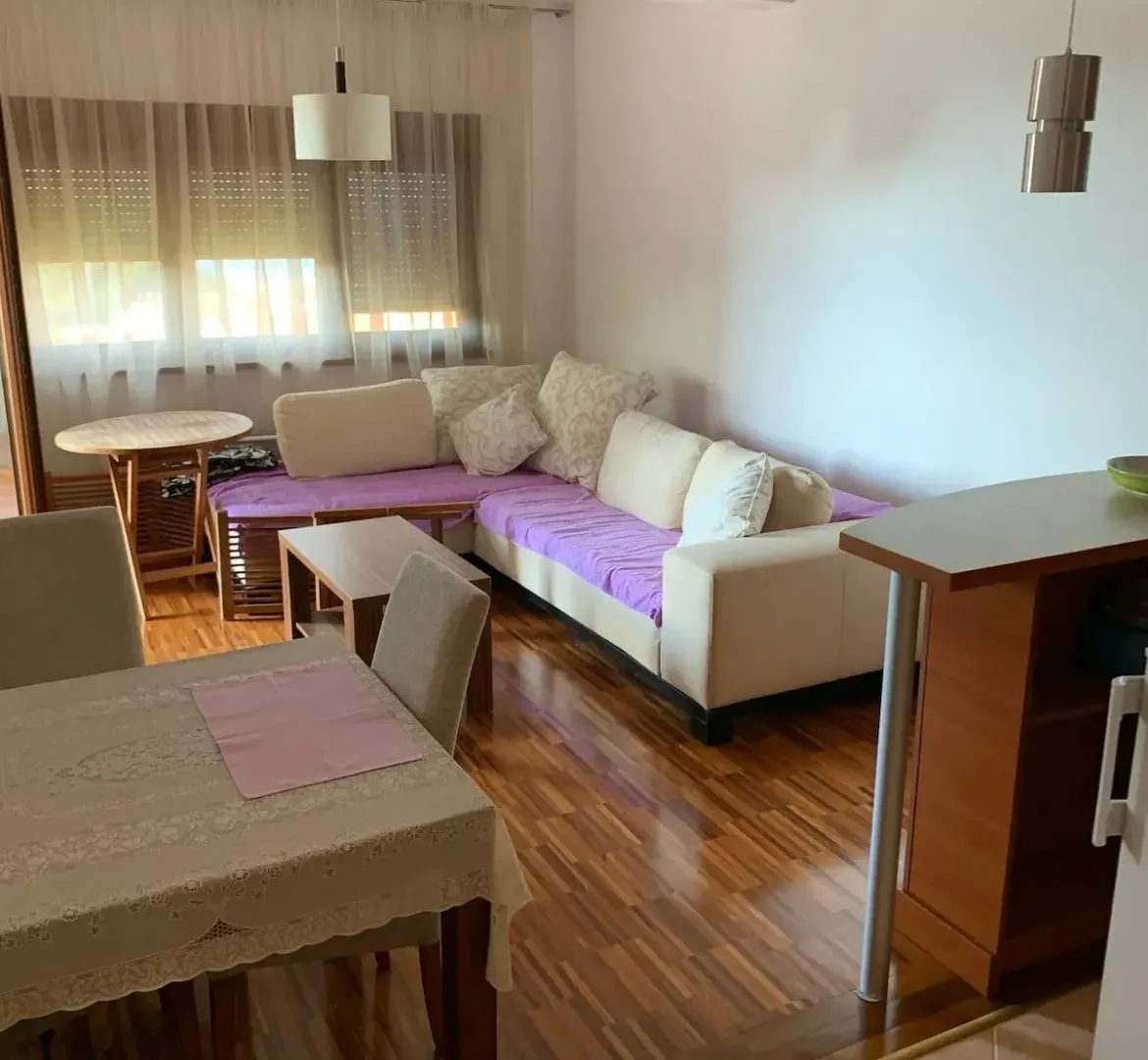 Izdavanje, jednosoban stan, 44m², Petrovac, Budva
