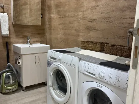 Izdavanje, dvosoban stan, 68m², Blok 9, Podgorica - image 10