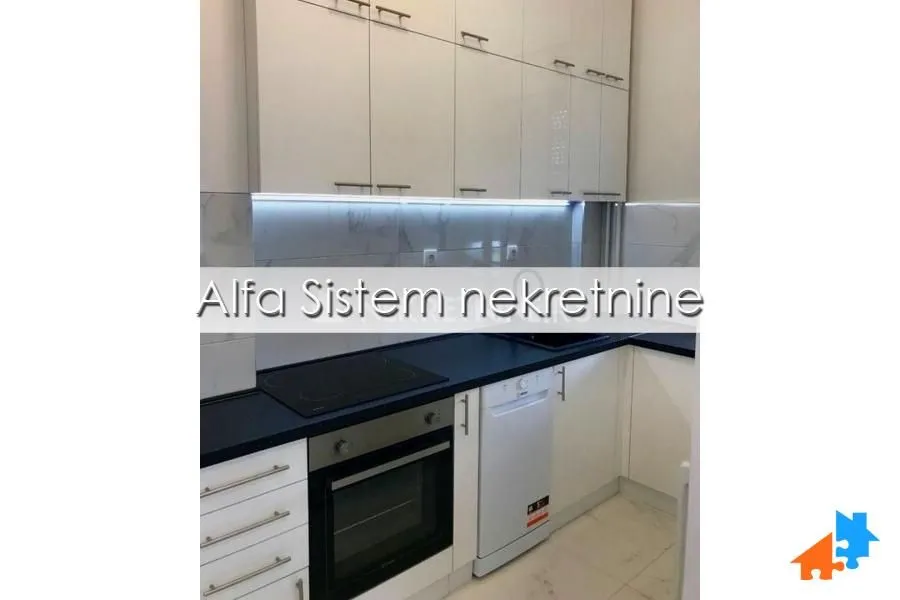 Izdavanje, trosoban stan, 80m², Savski Venac, Beograd