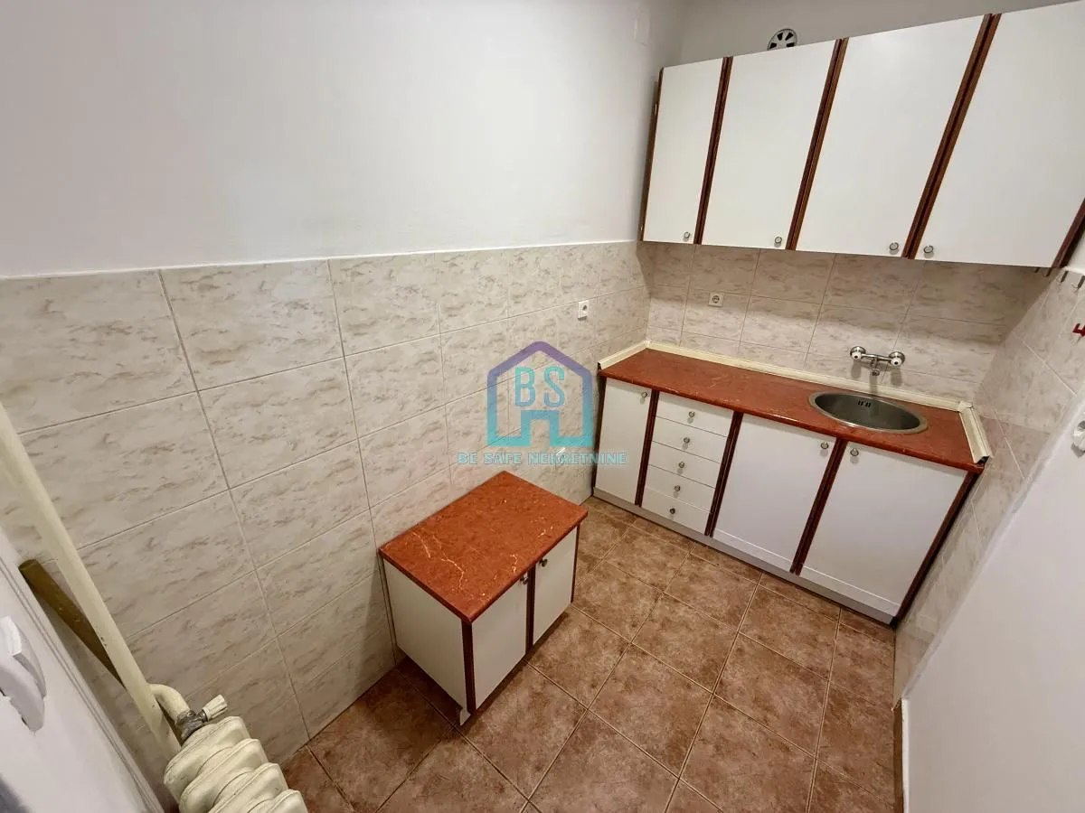 Prodaja, dvosoban stan, 40m², Bulevar Oslobodjenja, Novi Sad Sve Podlokacije