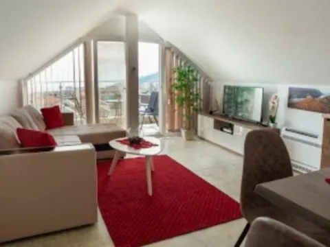 Rent, two bedroom apartment, 61m², Podkošljun, Budva - image 1
