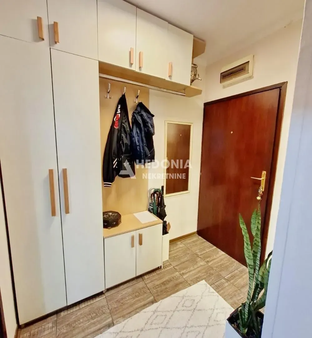 Sale, two bedroom apartment, 64m², Novi Beograd Blok 62, Novi Beograd Sve Podlokacije