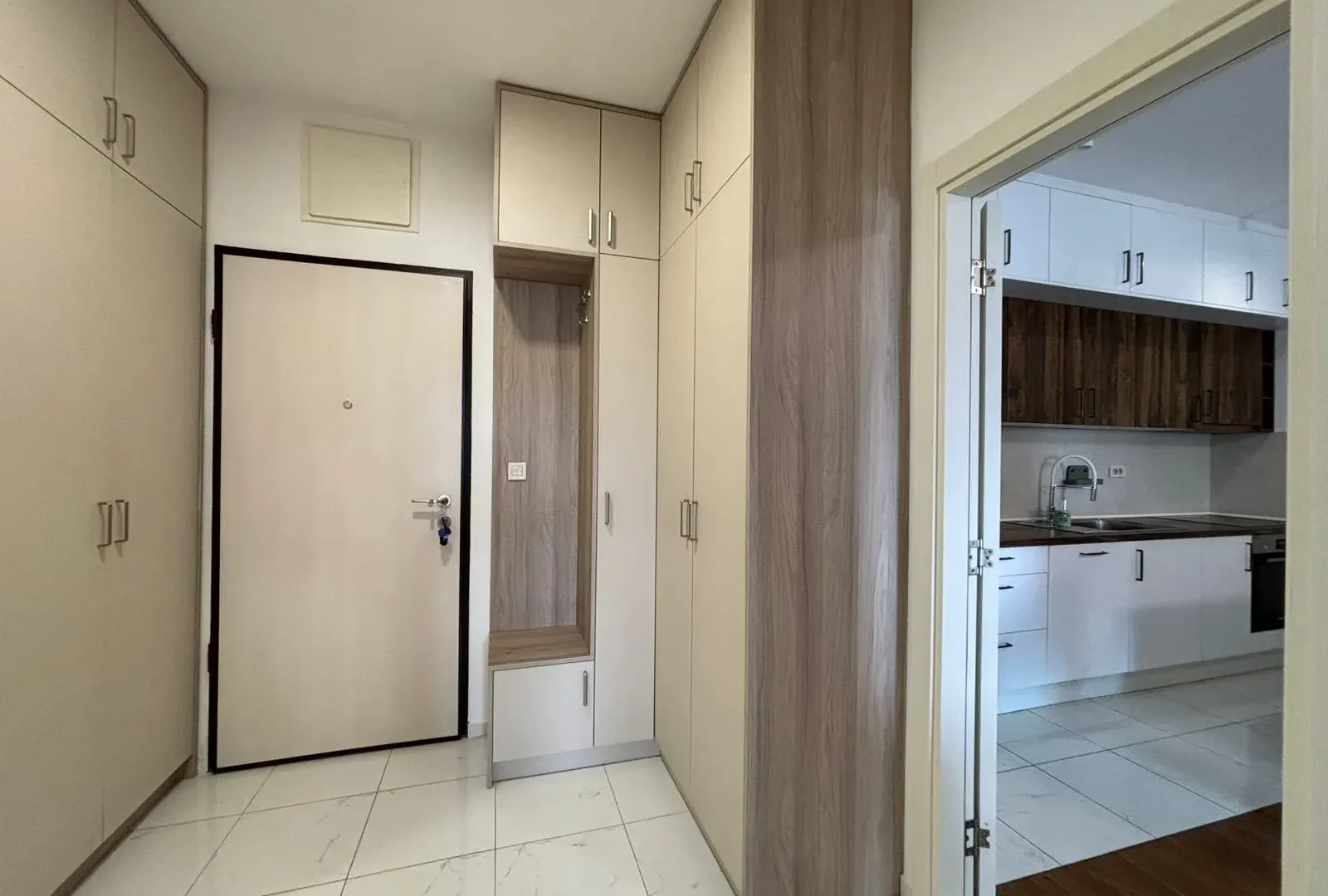 Izdavanje, dvosoban stan, 69m², Zabjelo, Podgorica