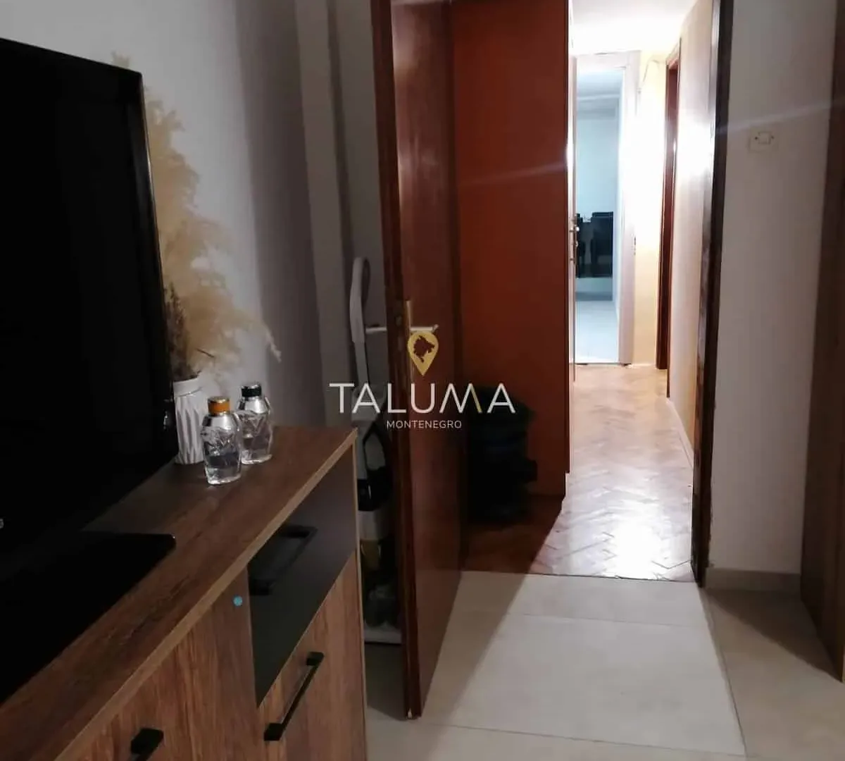 Prodaja, dvosoban stan, 62m², Preko Morače, Podgorica