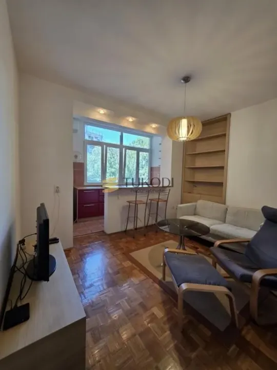 Izdavanje, jednosoban stan, 43m², Vračar Sve Podlokacije, Beograd