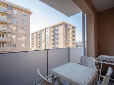 Izdavanje, jednosoban stan, 46m², City Kvart, Podgorica - image 9