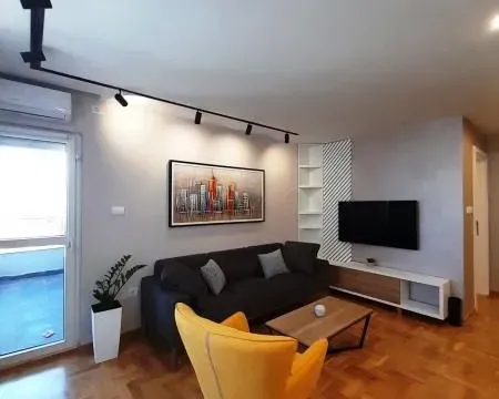 Rent, two bedroom apartment, 72m², Bulevar, Niš