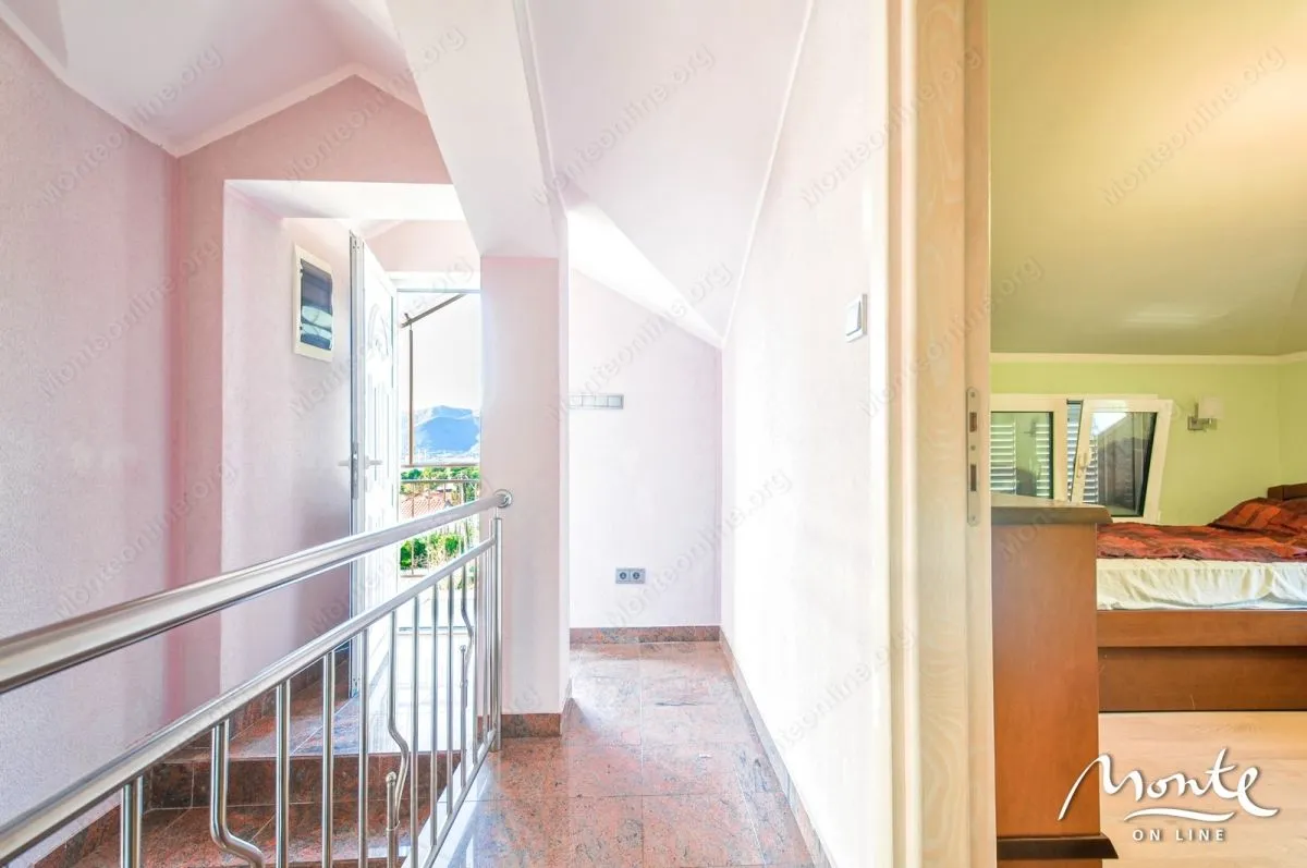 Prodaja, kuća, 194m², Tivat, Crna Gora