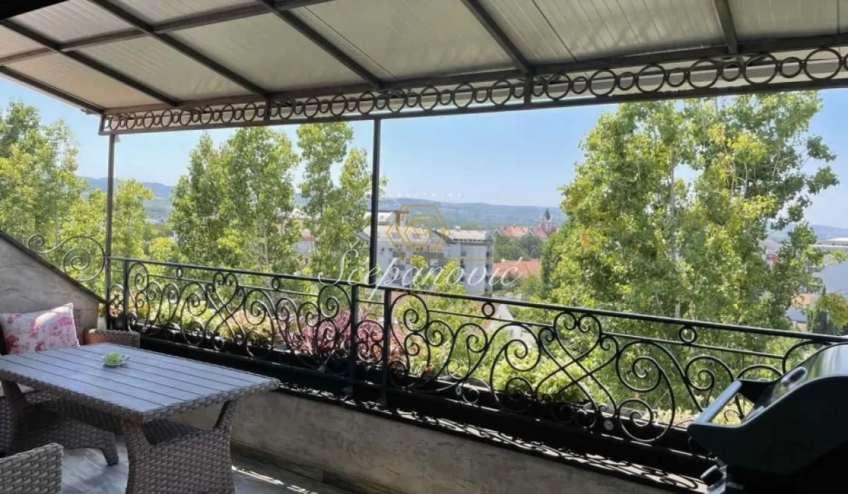Prodaja, četvorosoban stan, 105m², Bulevar Evrope, Novi Sad Sve Podlokacije