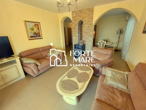 Prodaja, trosoban stan, 101m², Gomila, Herceg Novi - image 1