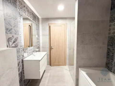 Izdavanje, četvorosoban stan, 125m², Master Kvart, Podgorica - image 12