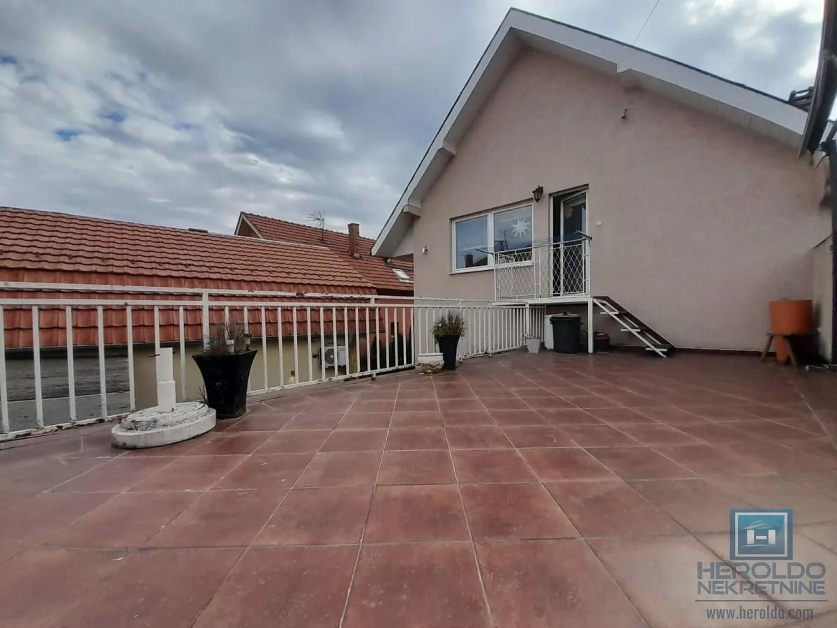 Sale, house, 180m², Centar, Ćuprija