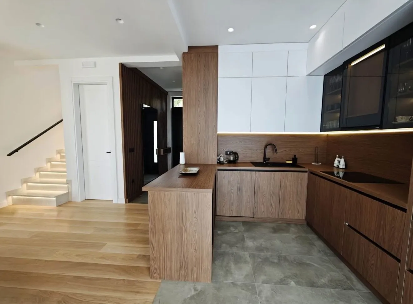 Rent, house, 190m², Krimovica, Kotor