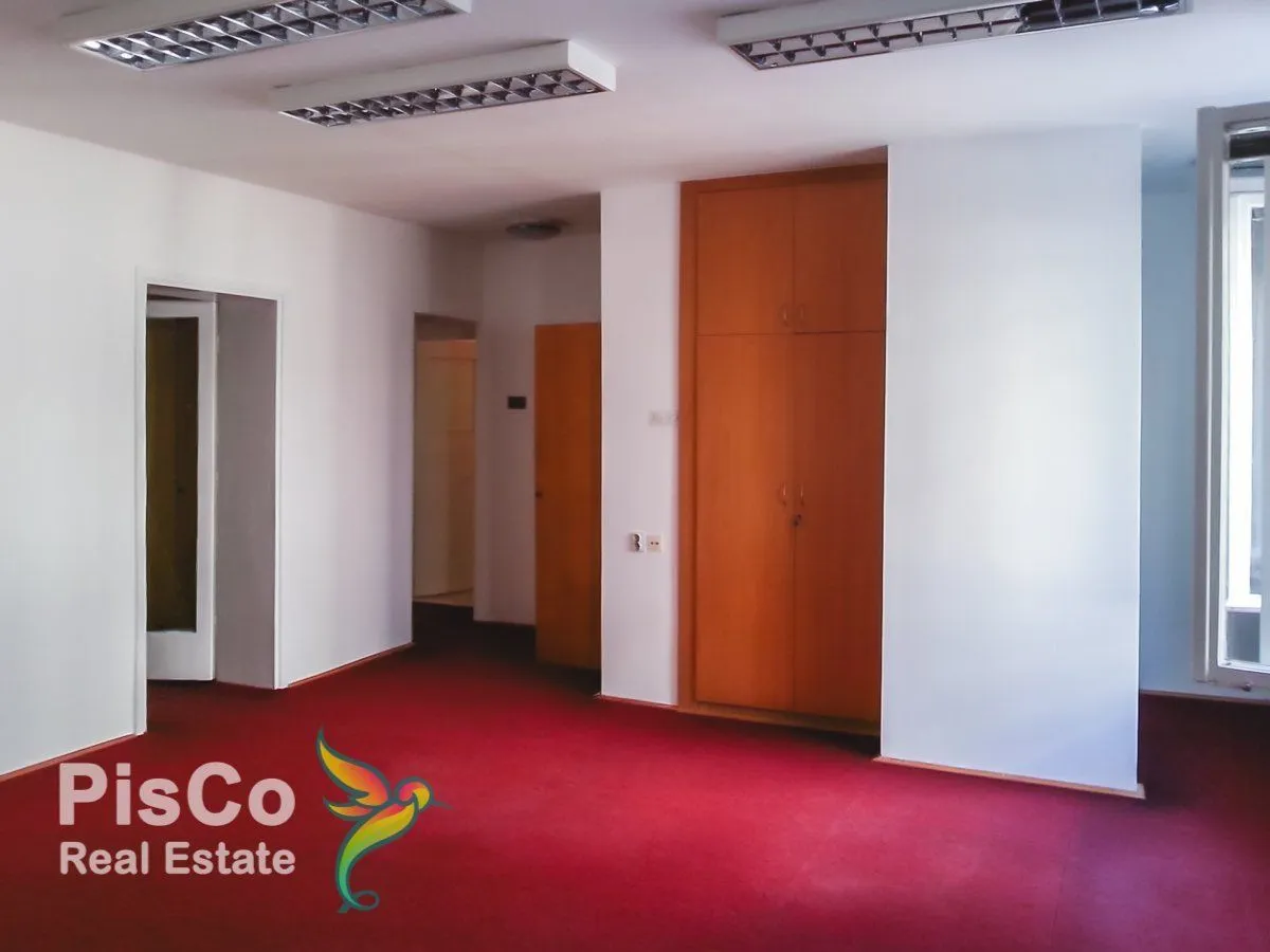 Izdavanje, dvosoban stan, 80m², Centar, Podgorica
