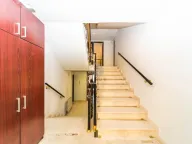 Izdavanje, poslovni prostor, 270m², Gorica C, Podgorica - image 12