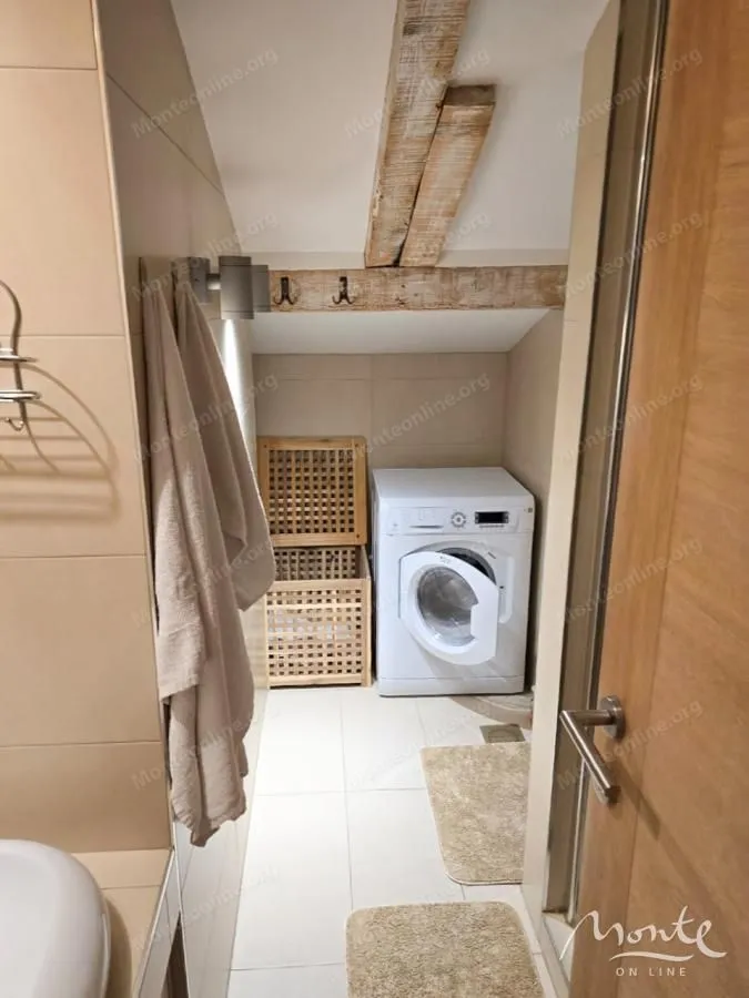 Prodaja, dvosoban stan, 105m², Budva, Crna Gora