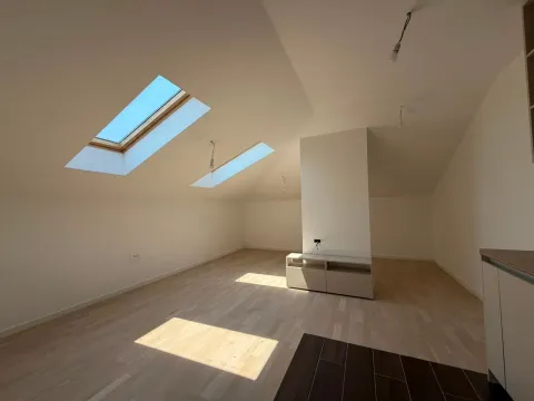 Prodaja, garsonjera, 45m², Tološi, Podgorica - image 12