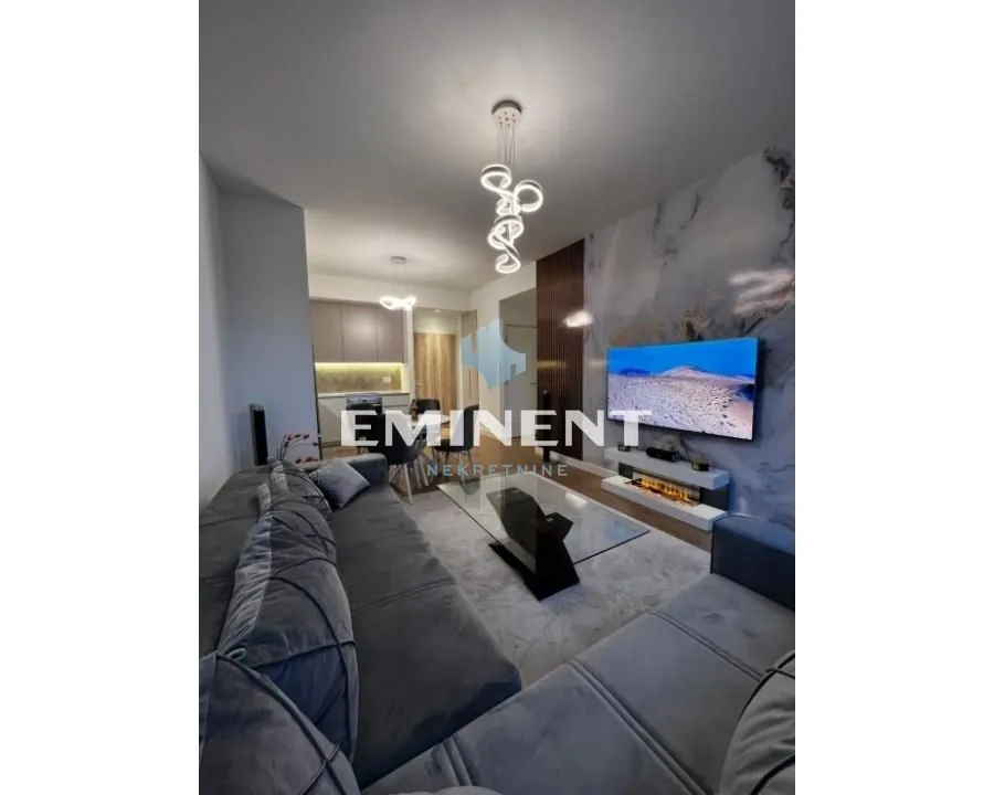 Izdavanje, dvosoban stan, 55m², Savski Venac, Beograd