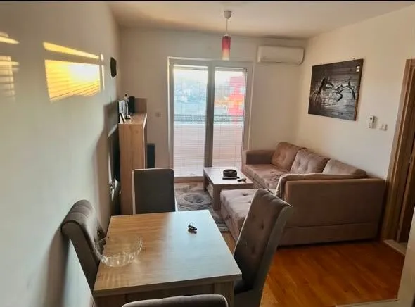Izdavanje, jednosoban stan, 45m², Zagorič, Podgorica