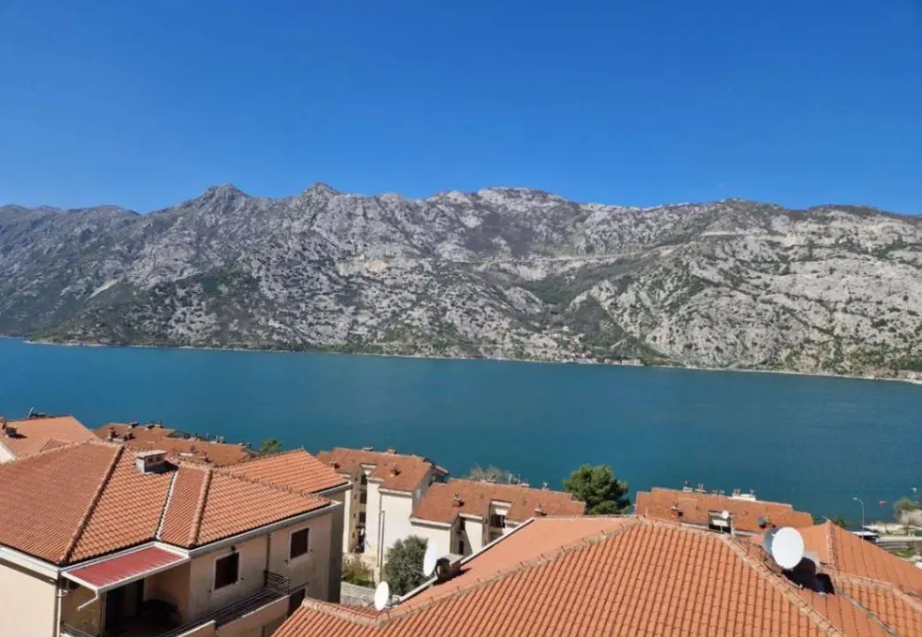 Prodaja, jednosoban stan, 65m², Risan, Kotor