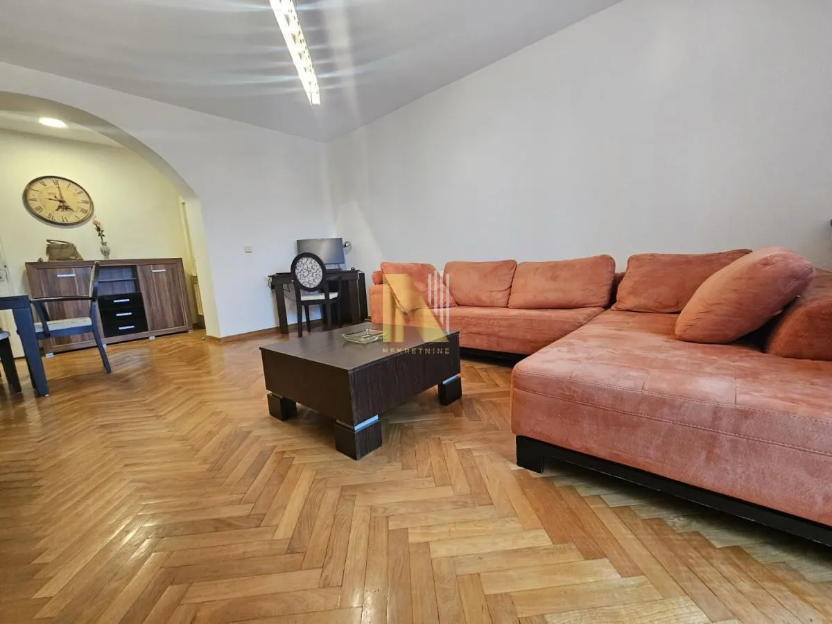 Izdavanje, dvosoban stan, 54m², Centar, Novi Sad