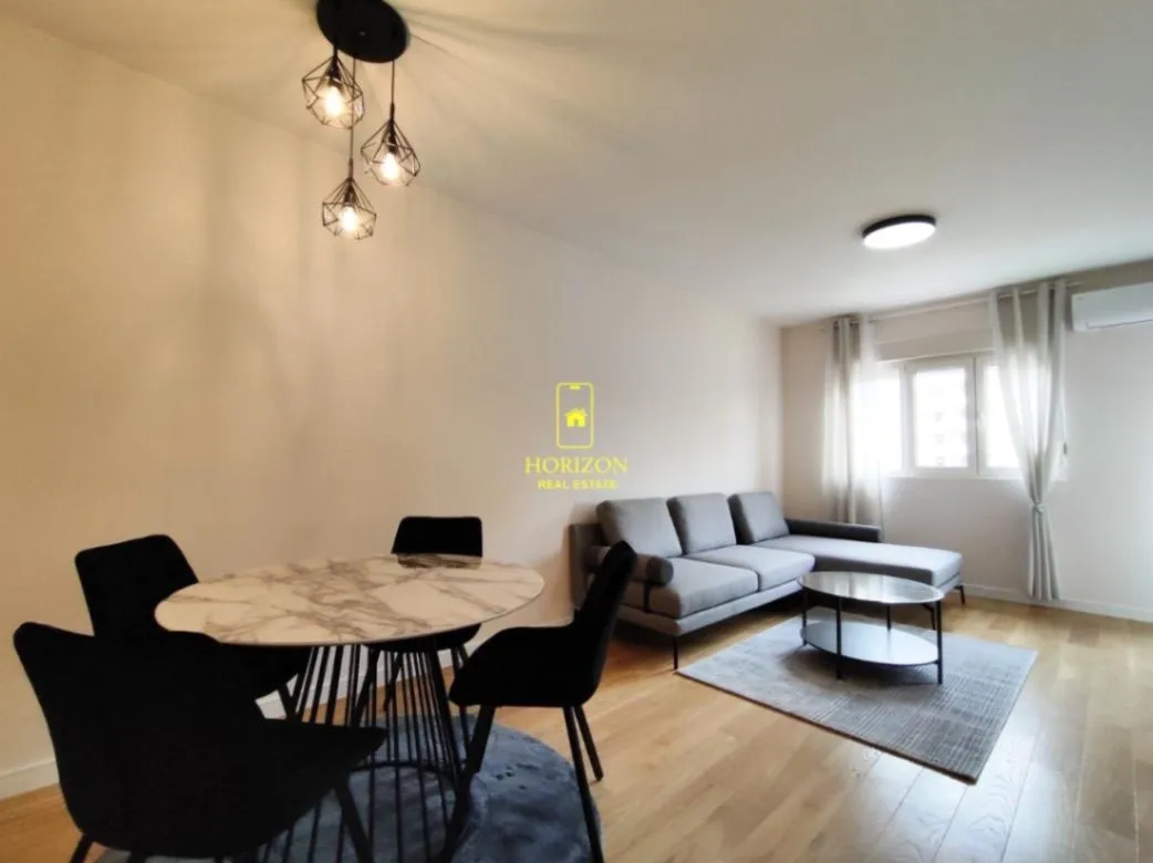 Izdavanje, jednosoban stan, 50m², Central Point, Podgorica