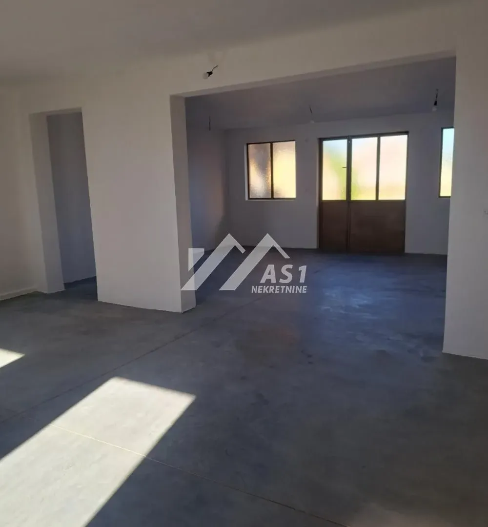 Izdavanje, poslovni prostor, 100m², Novo naselje, Novi Sad