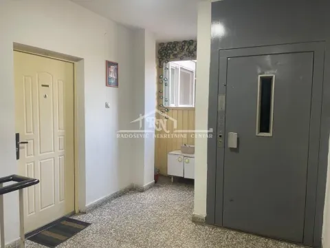 Sale, three bedroom apartment, 70m², Palilula Sve Podlokacije, Beograd - image 15