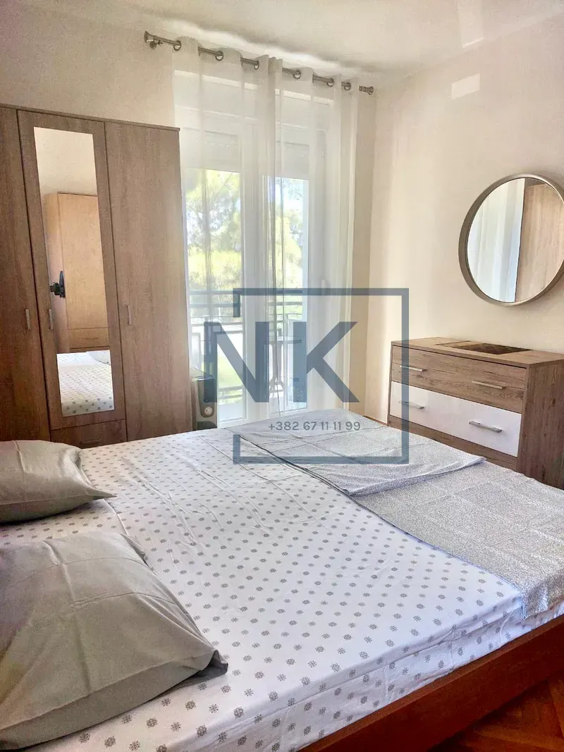Izdavanje, dvosoban stan, 68m², Centar, Podgorica