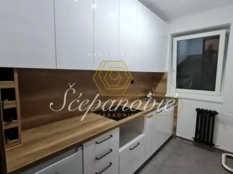 Izdavanje, trosoban stan, 55m², Centar, Novi Sad - image 8