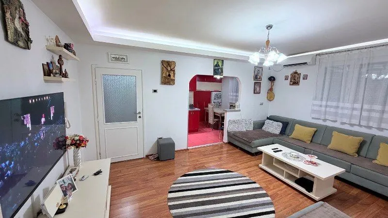 Prodaja, dvosoban stan, 61m², Kanarevo Brdo, Beograd