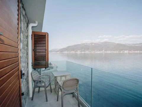 Sale, house, 300m², Krašići, Tivat - image 2