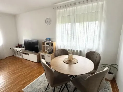 Sale, four bedroom apartment, 109m², Voždovac Sve Podlokacije, Beograd